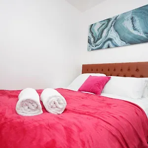 kirkstall-serviced-apartments-leeds.yorkshirehotels.net/